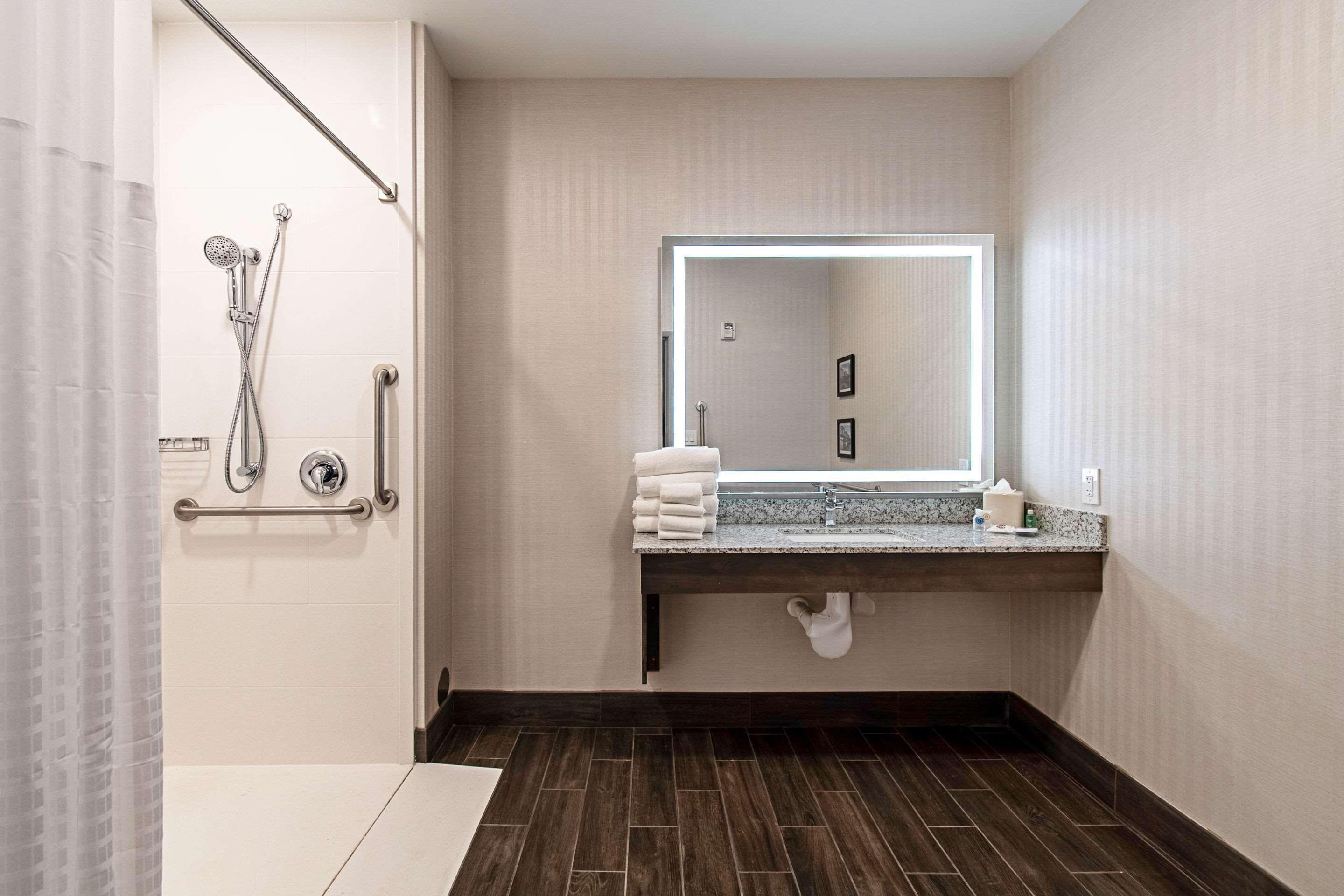 Comfort Suites Grove City - Columbus South Екстер'єр фото