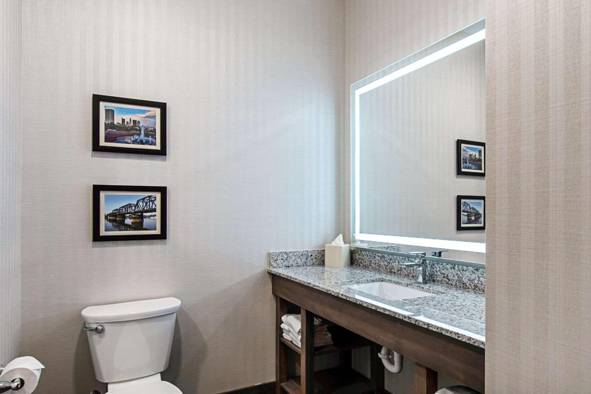 Comfort Suites Grove City - Columbus South Екстер'єр фото